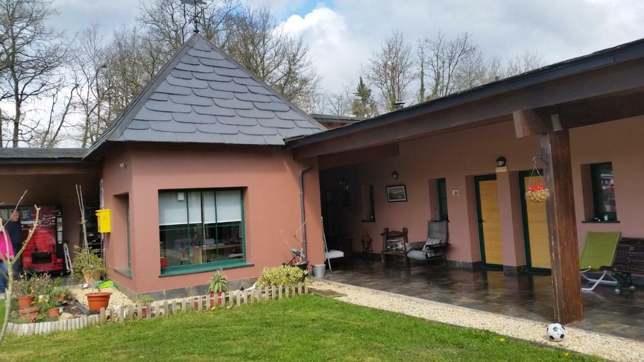 Albergue Paloma Y Lena Sarria Kültér fotó